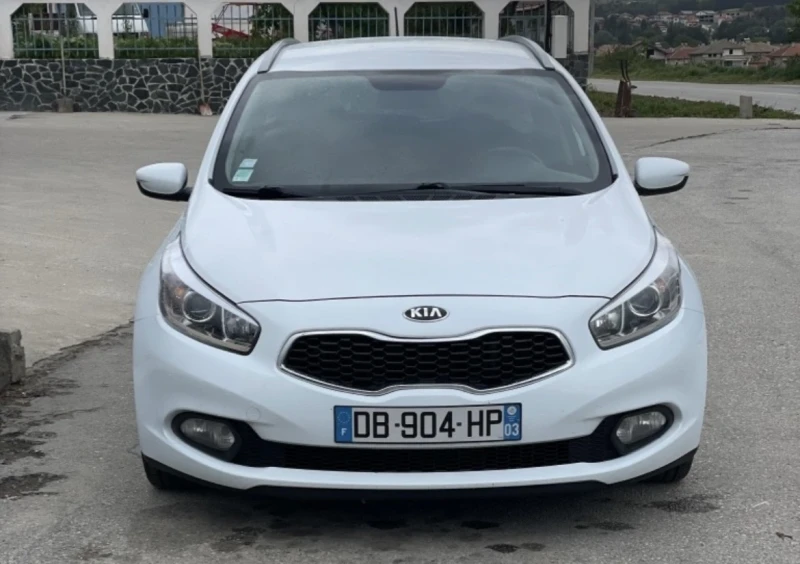 Kia Ceed, снимка 2 - Автомобили и джипове - 47476764