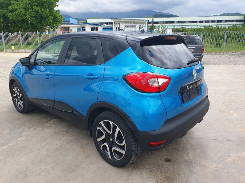 Renault Captur, снимка 6 - Автомобили и джипове - 47657674