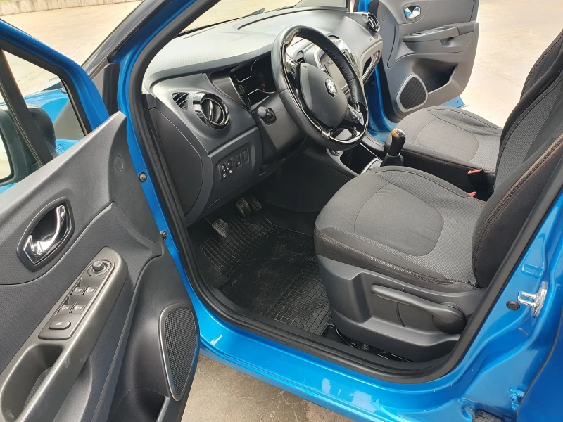 Renault Captur, снимка 10 - Автомобили и джипове - 47657674