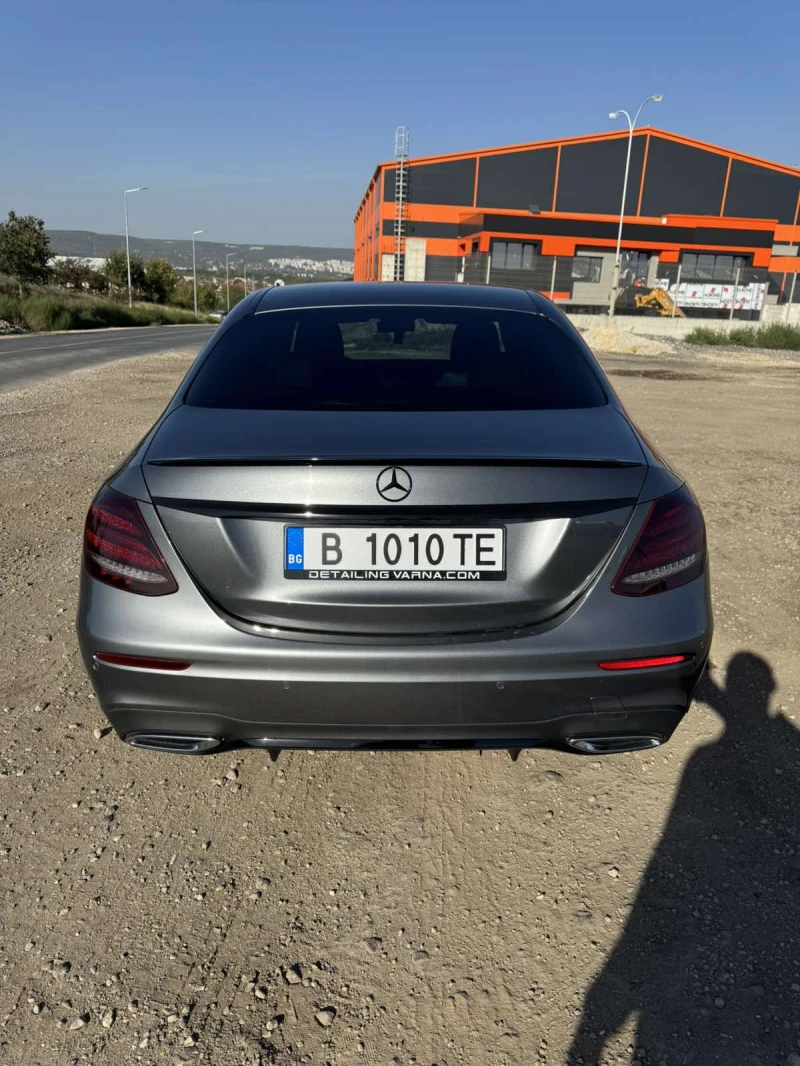 Mercedes-Benz E 220 AMG SHADOWLINE, снимка 9 - Автомобили и джипове - 47974014