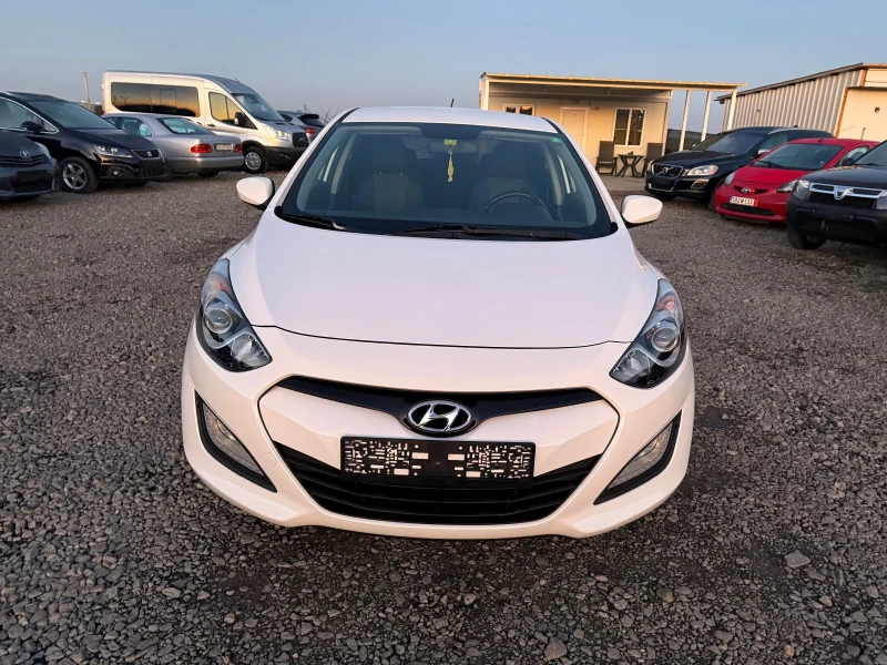 Hyundai I30 1.6i CH 6sk, снимка 2 - Автомобили и джипове - 48482640