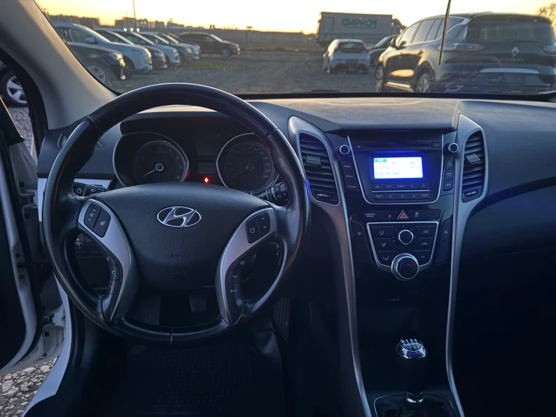 Hyundai I30 1.6i CH 6sk, снимка 9 - Автомобили и джипове - 48482640