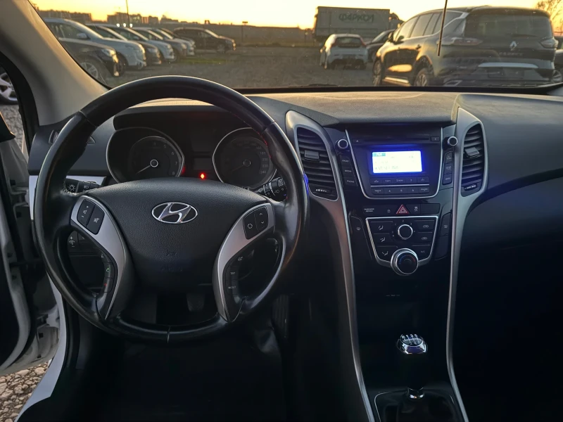 Hyundai I30 1.6i CH 6sk, снимка 10 - Автомобили и джипове - 48482640