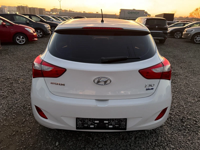 Hyundai I30 1.6i CH 6sk, снимка 5 - Автомобили и джипове - 48482640