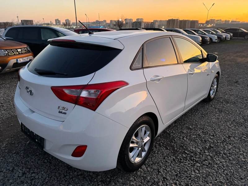 Hyundai I30 1.6i CH 6sk, снимка 4 - Автомобили и джипове - 48482640