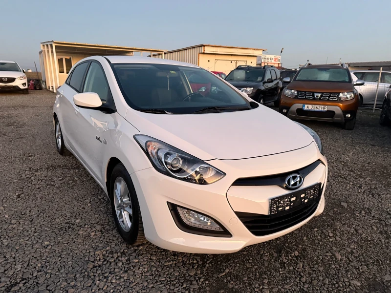 Hyundai I30 1.6i CH 6sk, снимка 3 - Автомобили и джипове - 48482640