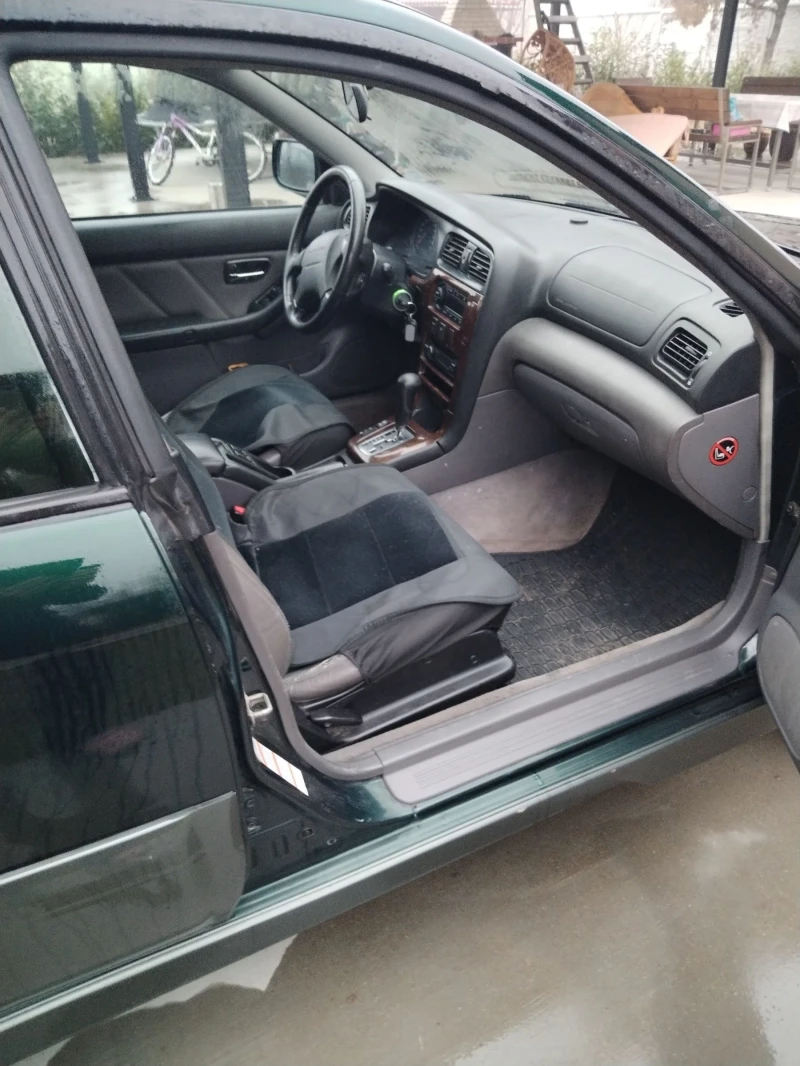 Subaru Legacy 2.5, снимка 5 - Автомобили и джипове - 48925521