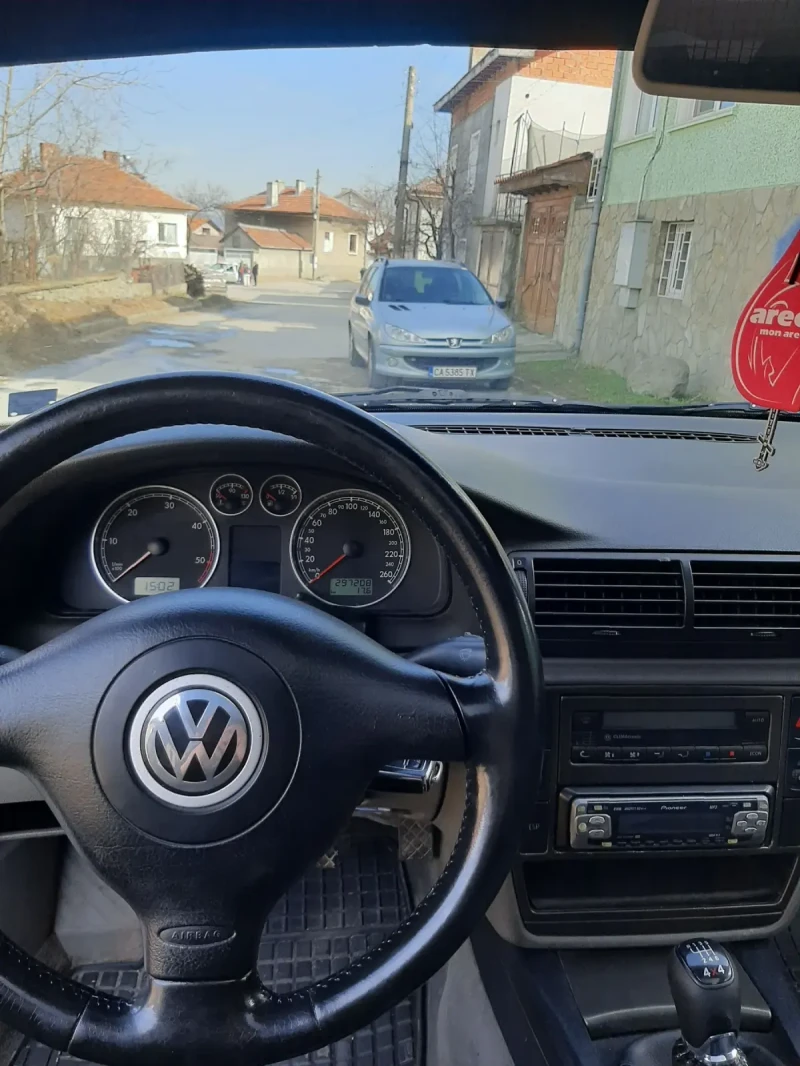 VW Passat, снимка 12 - Автомобили и джипове - 49436483