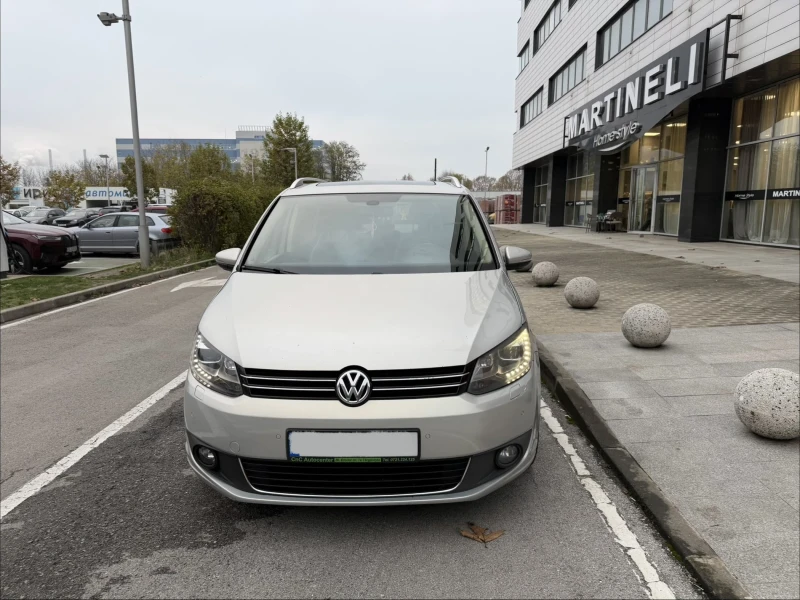 VW Touran 2.0TDI* БАРТЕР* DSG* LED* Панорама, снимка 2 - Автомобили и джипове - 52403717