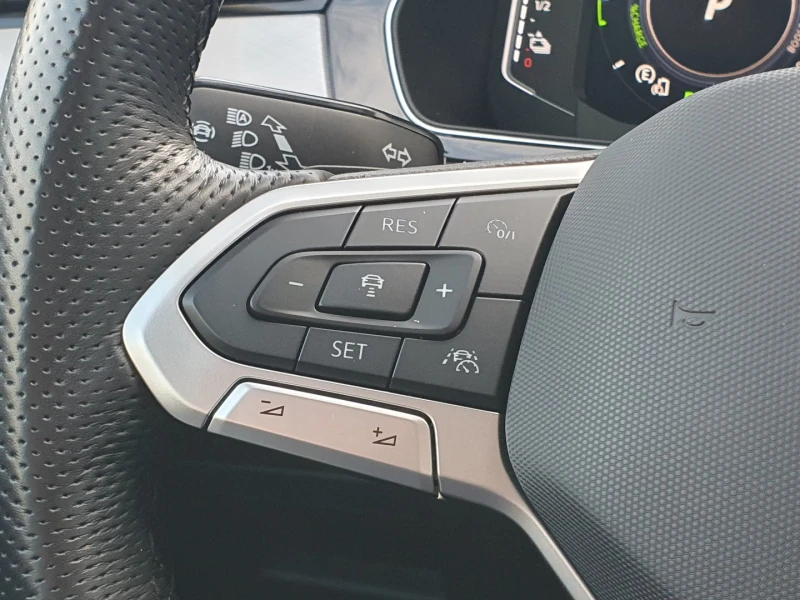 VW Passat GTE Plug-In-Hybrid 1.4 TSI, снимка 15 - Автомобили и джипове - 52686376