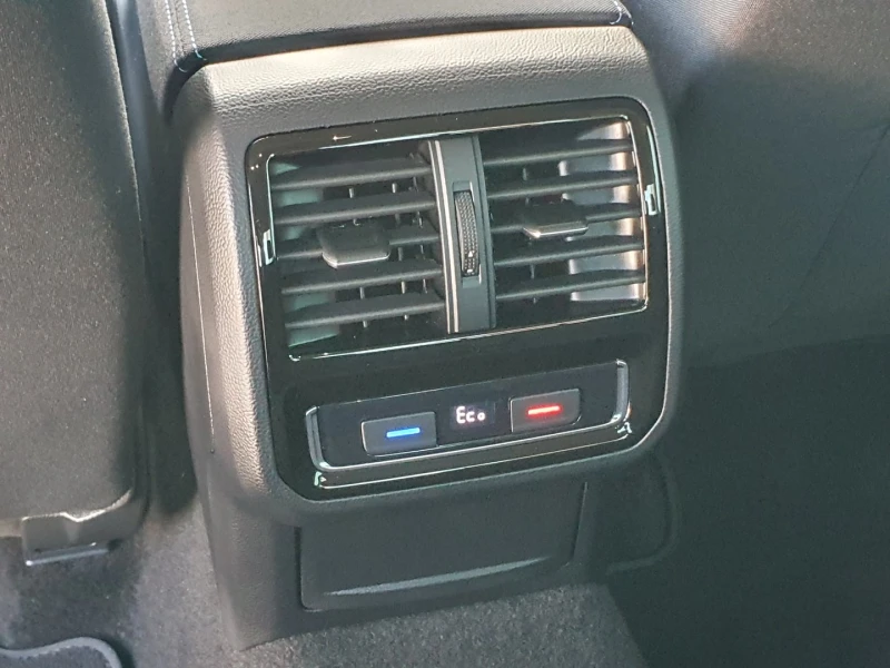 VW Passat GTE Plug-In-Hybrid 1.4 TSI, снимка 13 - Автомобили и джипове - 52686376