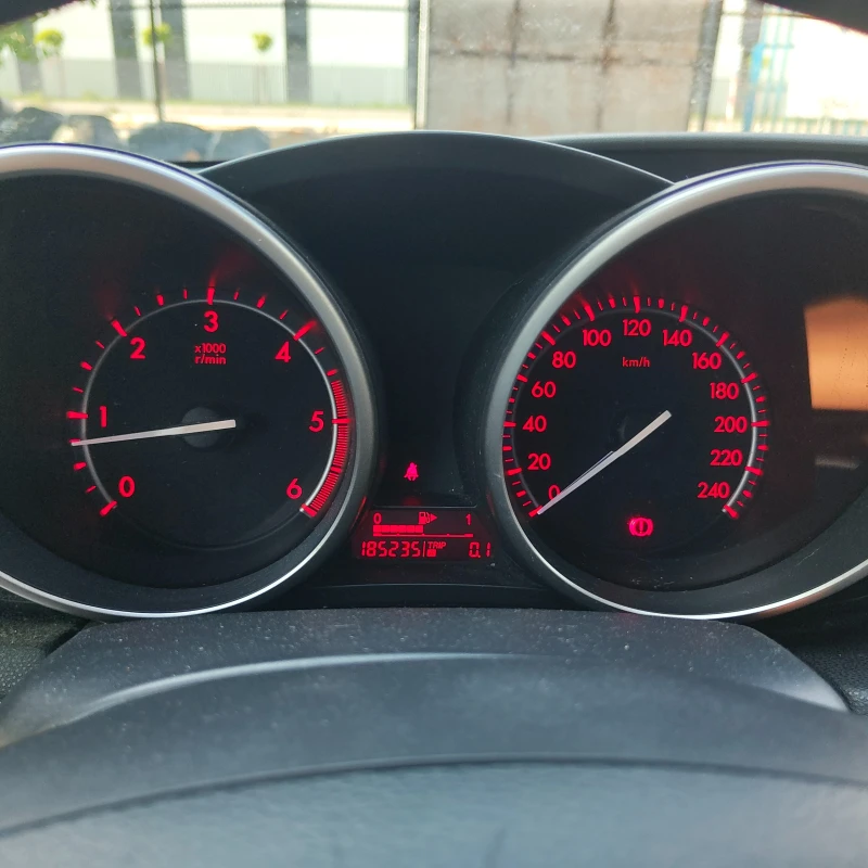 Mazda 3, снимка 2 - Автомобили и джипове - 52683053