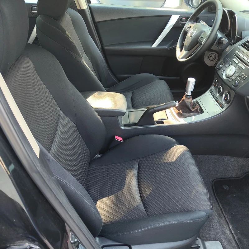 Mazda 3, снимка 8 - Автомобили и джипове - 52683053