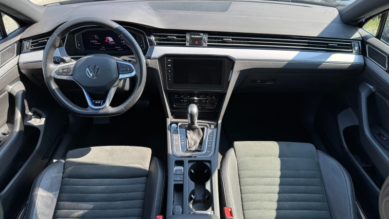 VW Passat GTE Германия, 360 Камери, Distronic, Digital Dash , снимка 12 - Автомобили и джипове - 52910210