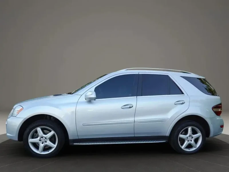 Mercedes-Benz ML 550 * * CARFAX * * АВТО КРЕДИТ * * , снимка 4 - Автомобили и джипове - 52913867