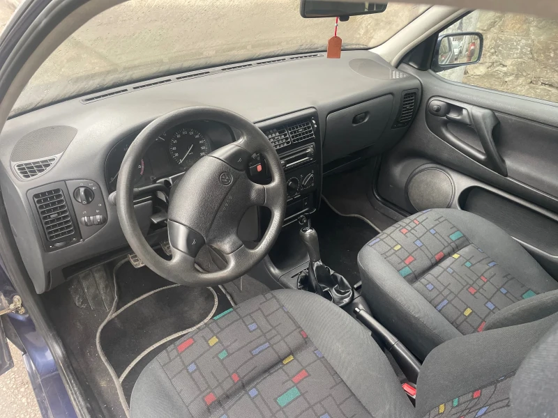 VW Polo 1.4 клима уникат, снимка 8 - Автомобили и джипове - 53295193