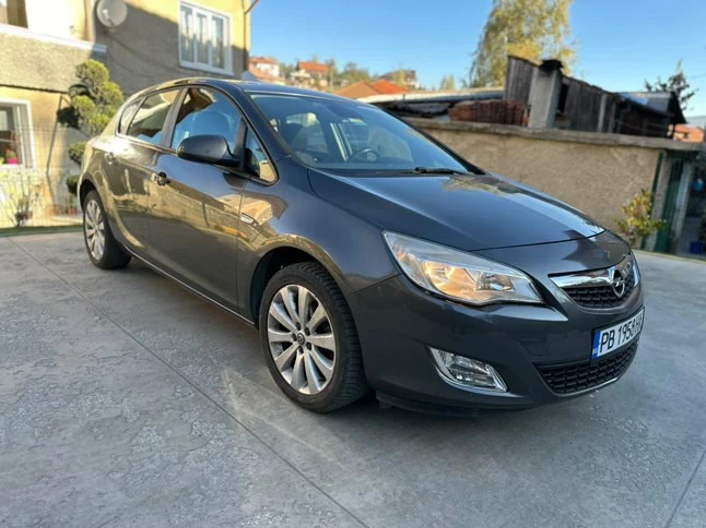 Opel Astra J, снимка 2 - Автомобили и джипове - 49599019