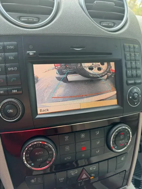 Mercedes-Benz ML 550 * * CARFAX * * АВТО КРЕДИТ * * , снимка 10 - Автомобили и джипове - 52913867