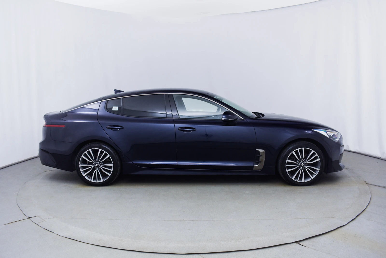 Kia Stinger 2.2 AWD - изображение 4