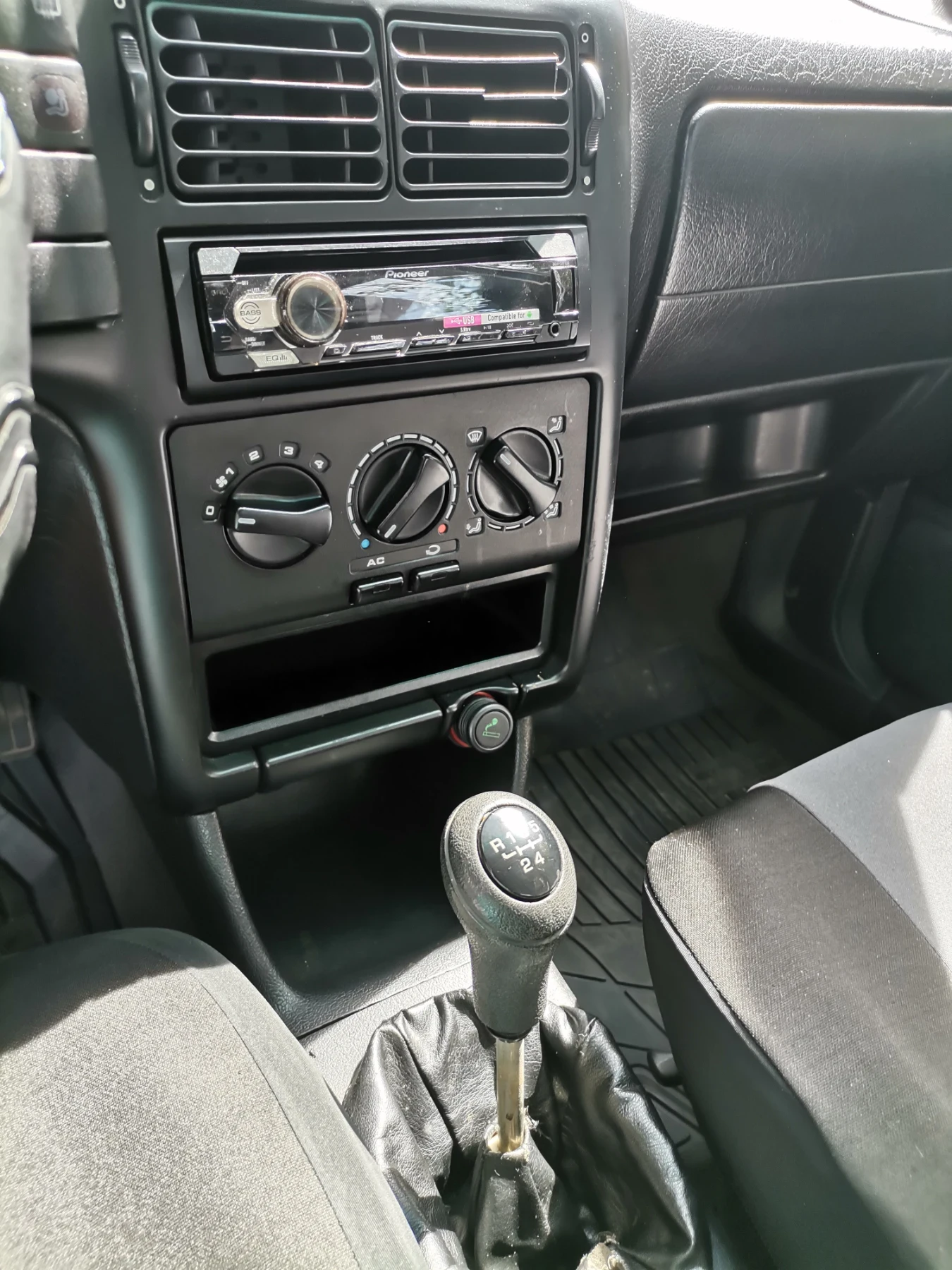 Seat Ibiza 1.4 бензин - изображение 7