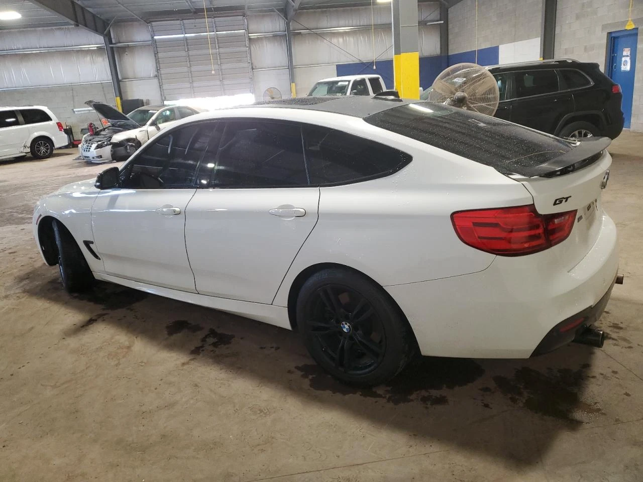 BMW 335 XIGT* M PACK* HARMAN* ПАМЕТ* ПАНО - изображение 2