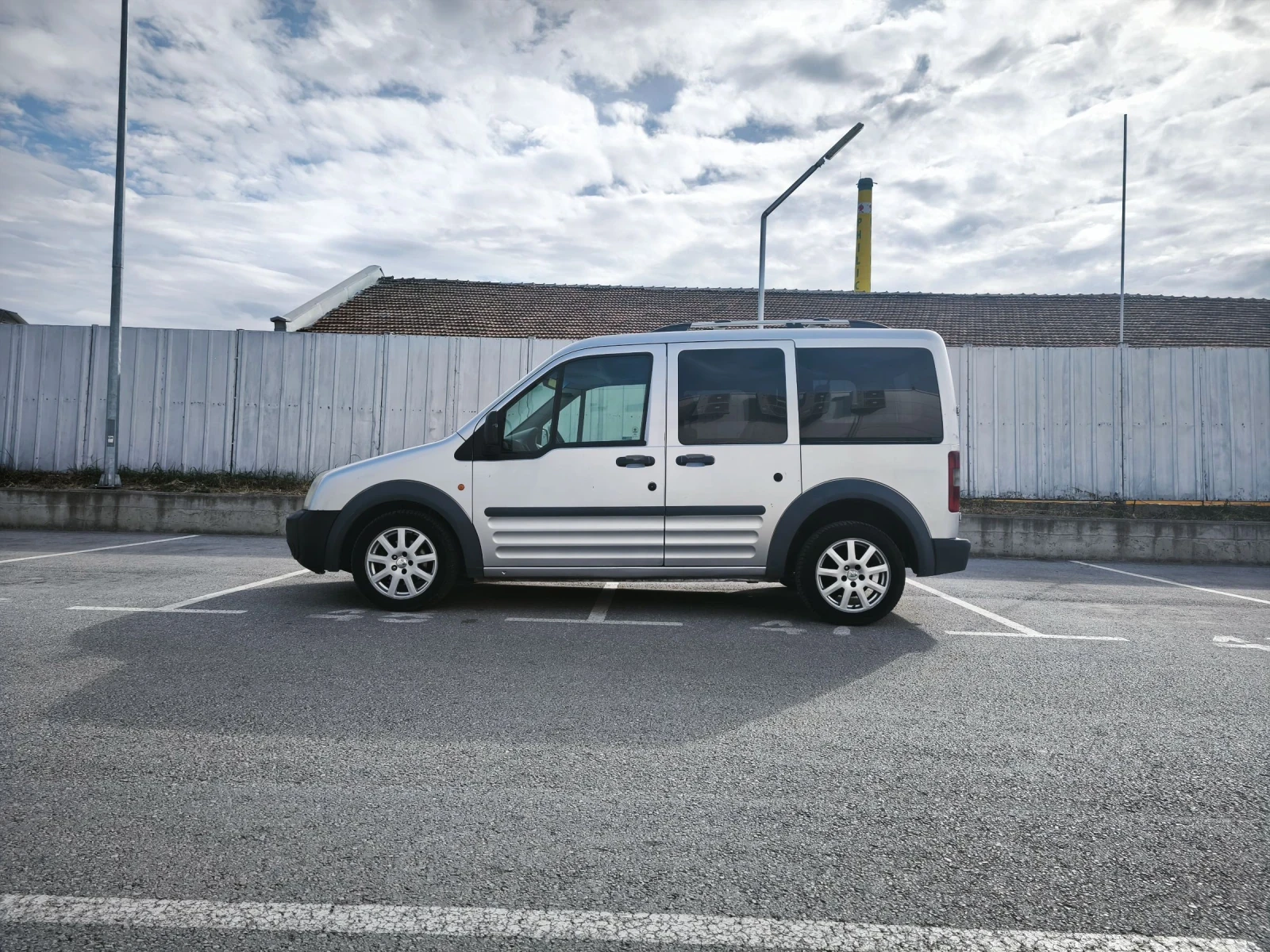 Ford Tourneo Connect  - изображение 10