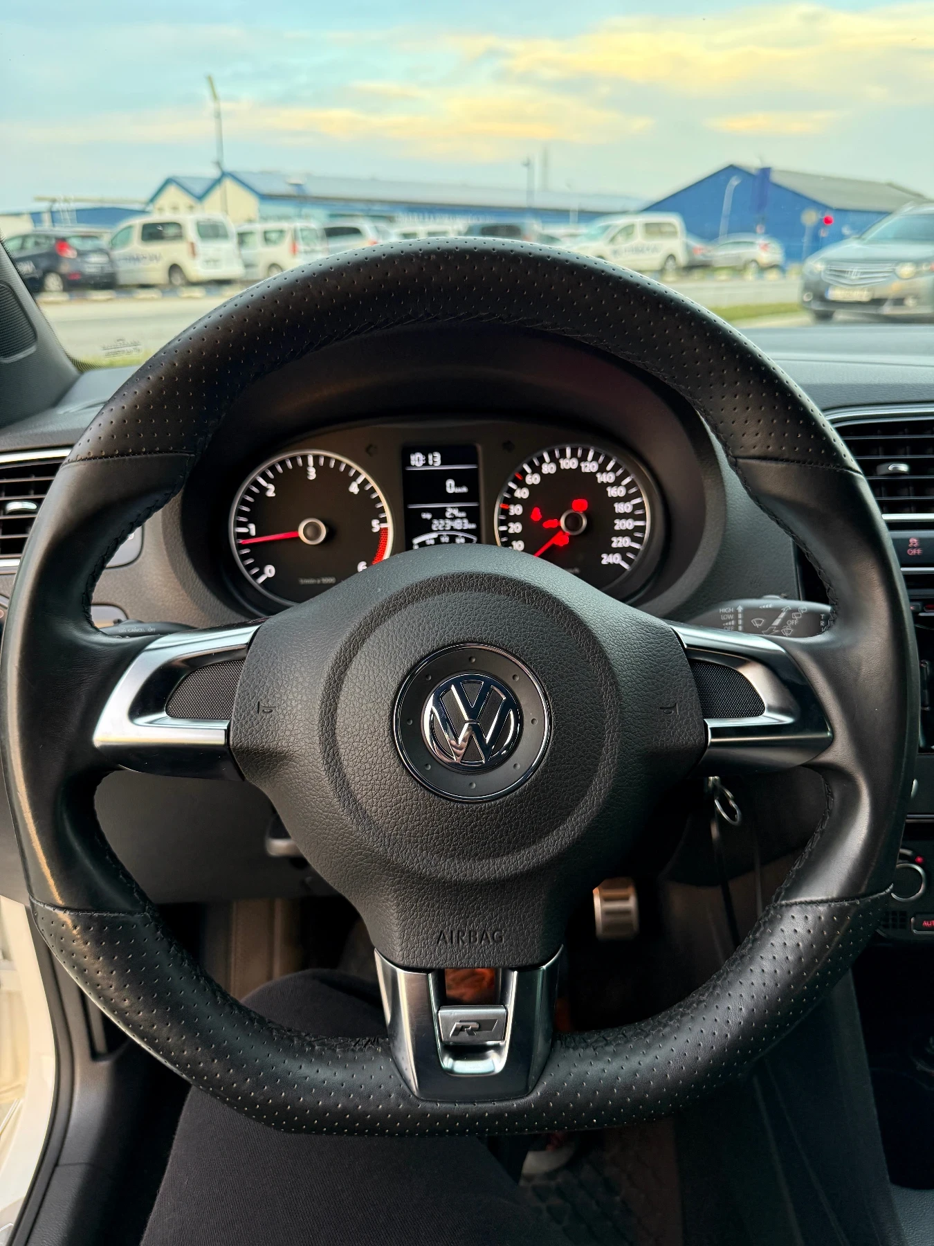 VW Polo 1.6 TDI R-Line 105 hp | Mobile.bg   12