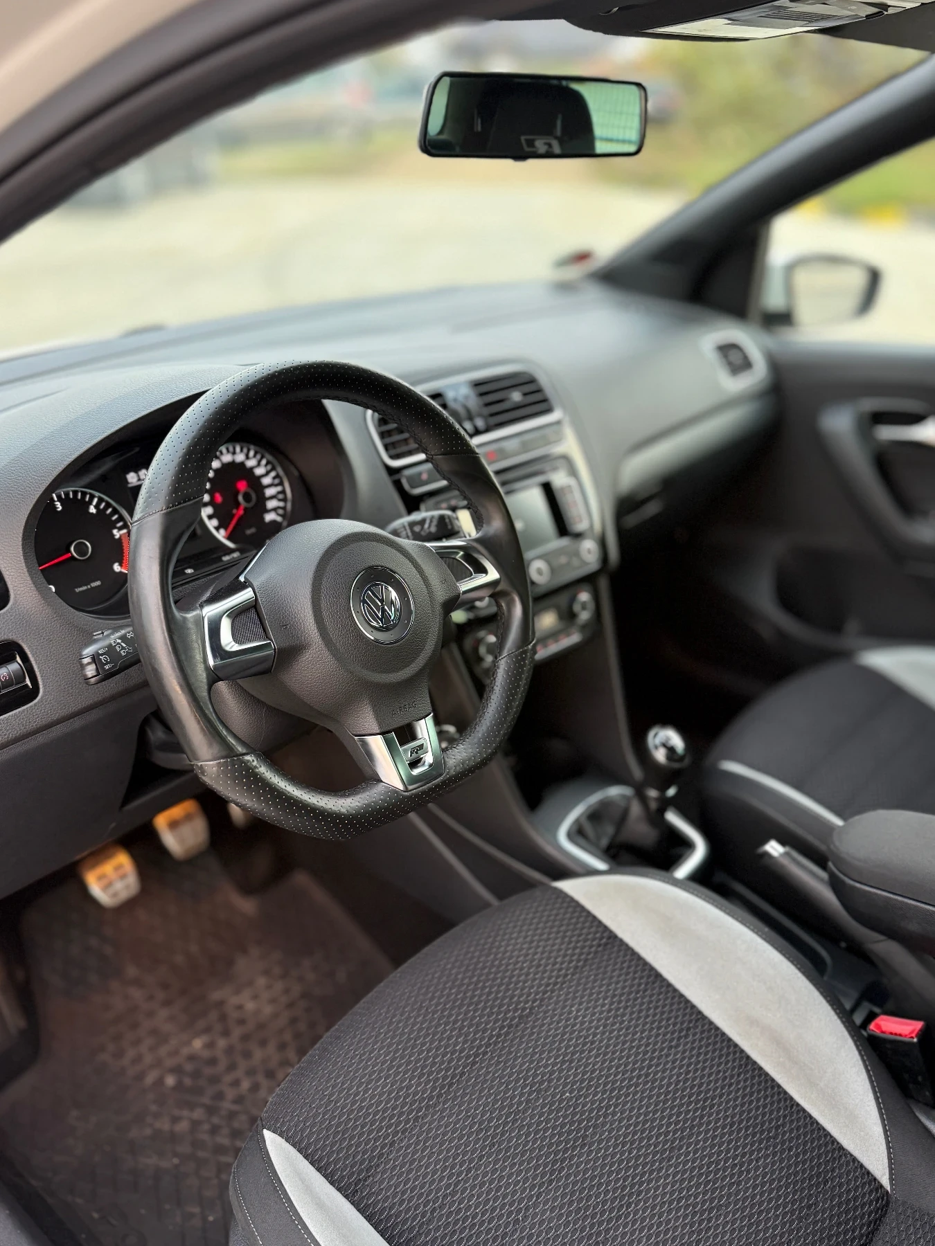 VW Polo 1.6 TDI R-Line 105 hp | Mobile.bg   8