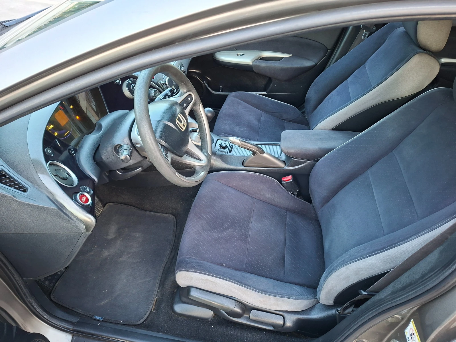 Honda Civic 2.2 Diesel 6скорости, снимка 14 - Автомобили и джипове - 54101753