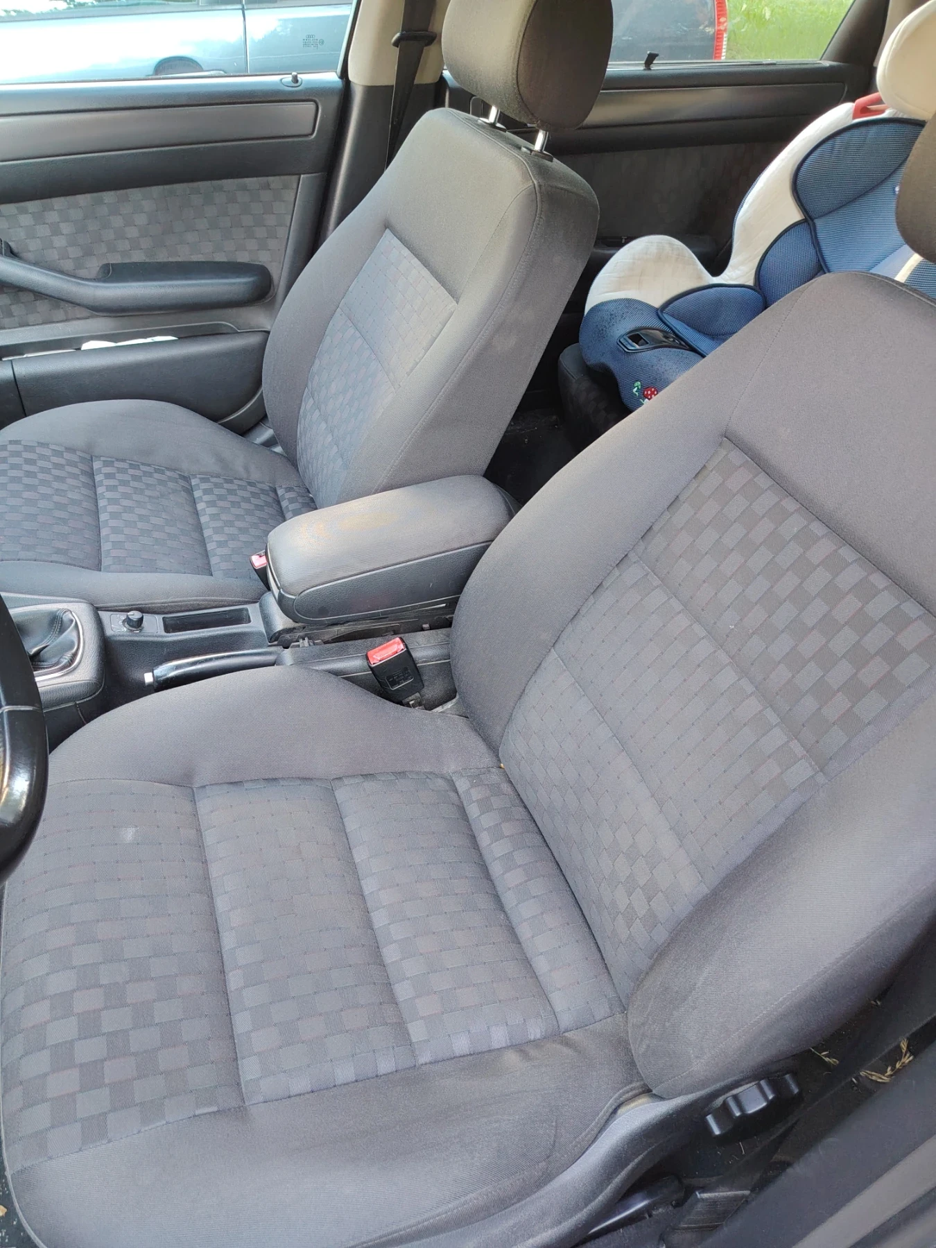 Audi A6 2.4 Gaz, снимка 4 - Автомобили и джипове - 54306906