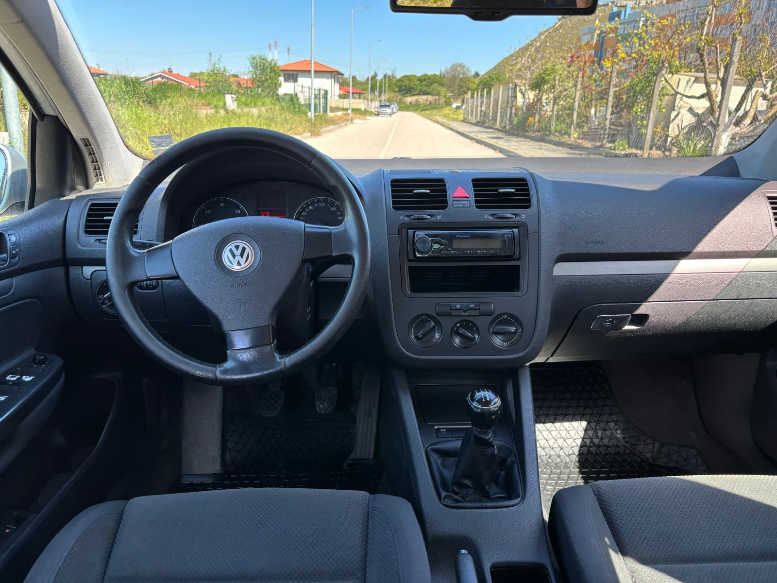 VW Golf 1.9, снимка 7 - Автомобили и джипове - 54428539