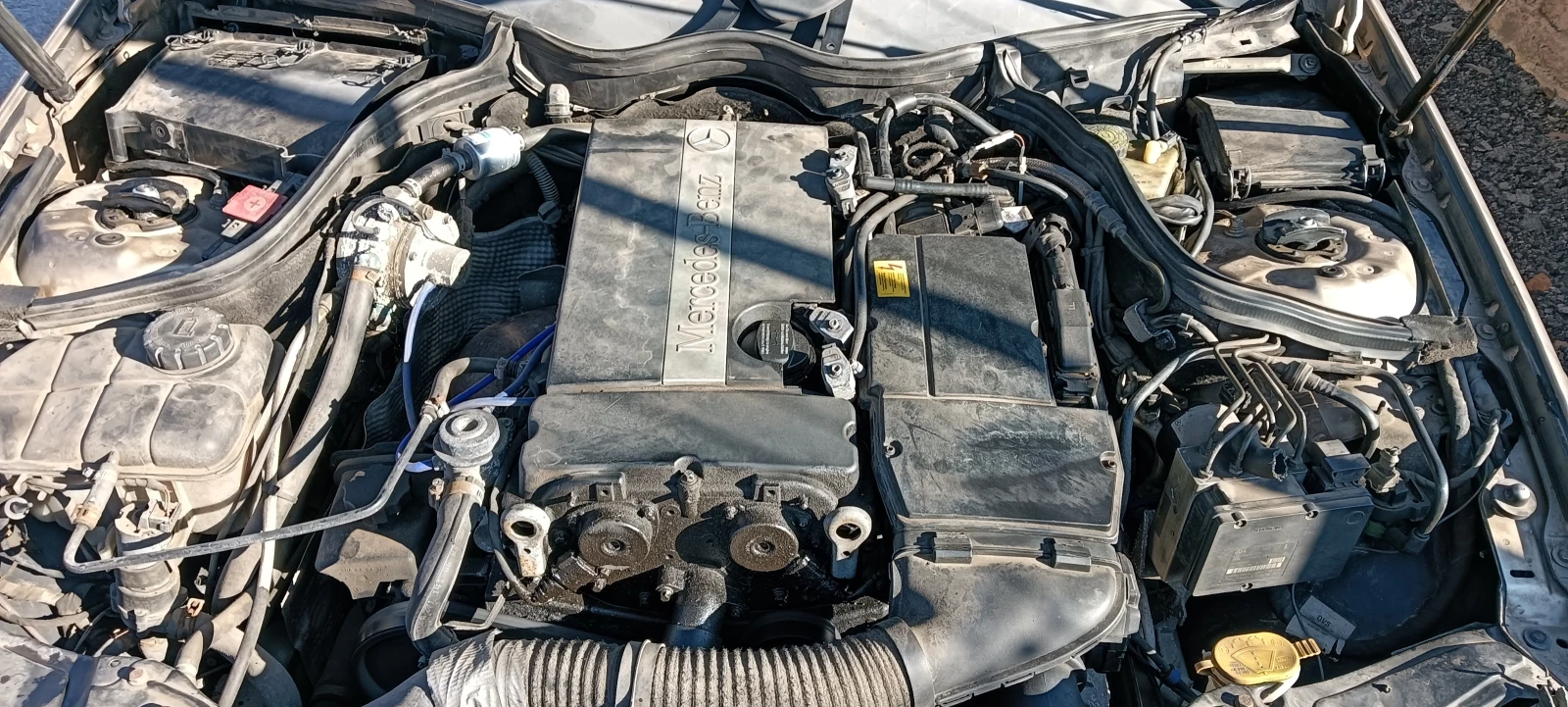 Mercedes-Benz C 230 Спорт купе , снимка 4 - Автомобили и джипове - 54446585
