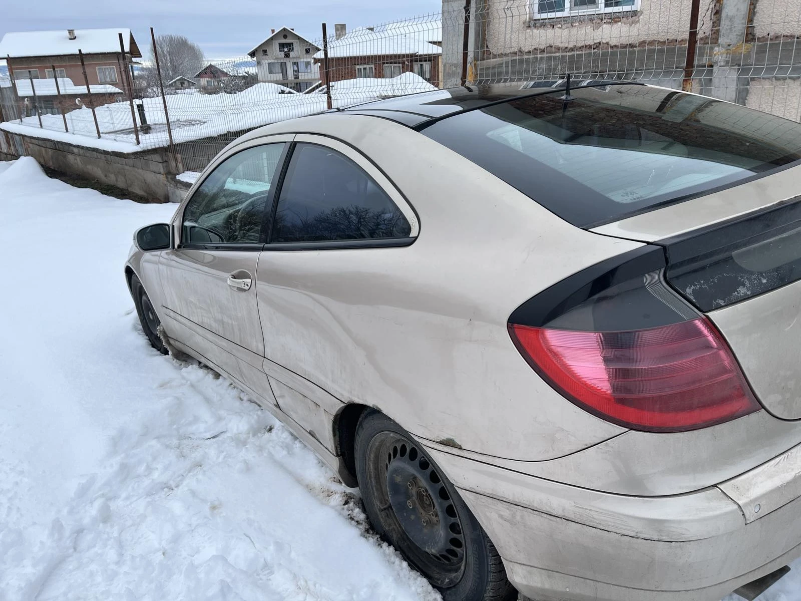 Mercedes-Benz C 230 Спорт купе , снимка 6 - Автомобили и джипове - 54446585