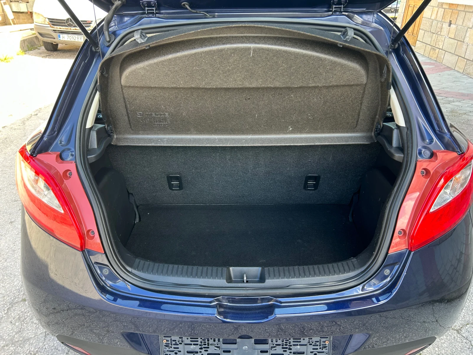 Mazda 2 1.3i ���/���. �������� | Mobile.bg � ����������� 13