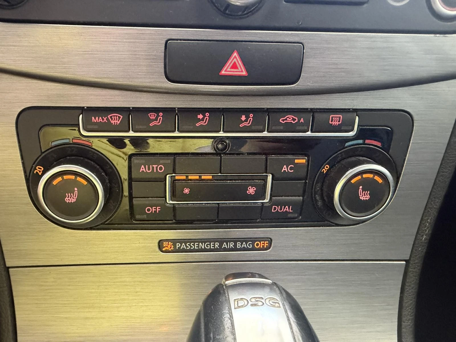 VW Passat 2.0 TDI 170к.с Comfortline, снимка 15 - Автомобили и джипове - 54720633