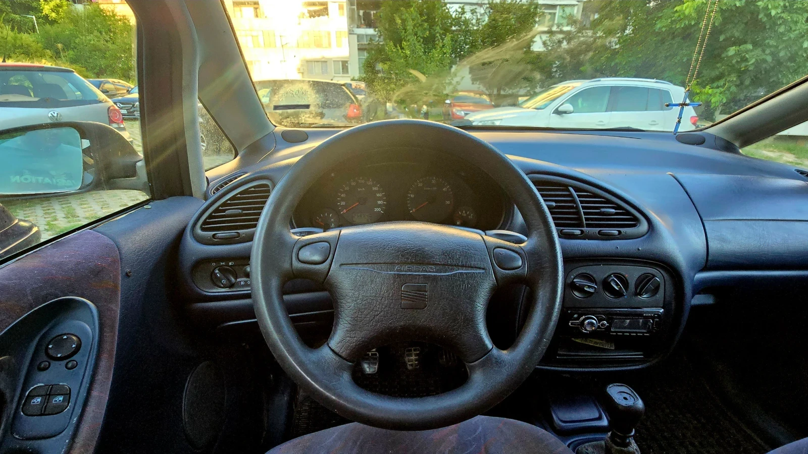 Seat Alhambra 1.9 TDI, снимка 13 - Автомобили и джипове - 55438014