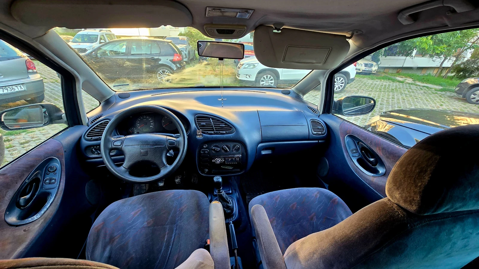 Seat Alhambra 1.9 TDI, снимка 14 - Автомобили и джипове - 55438014