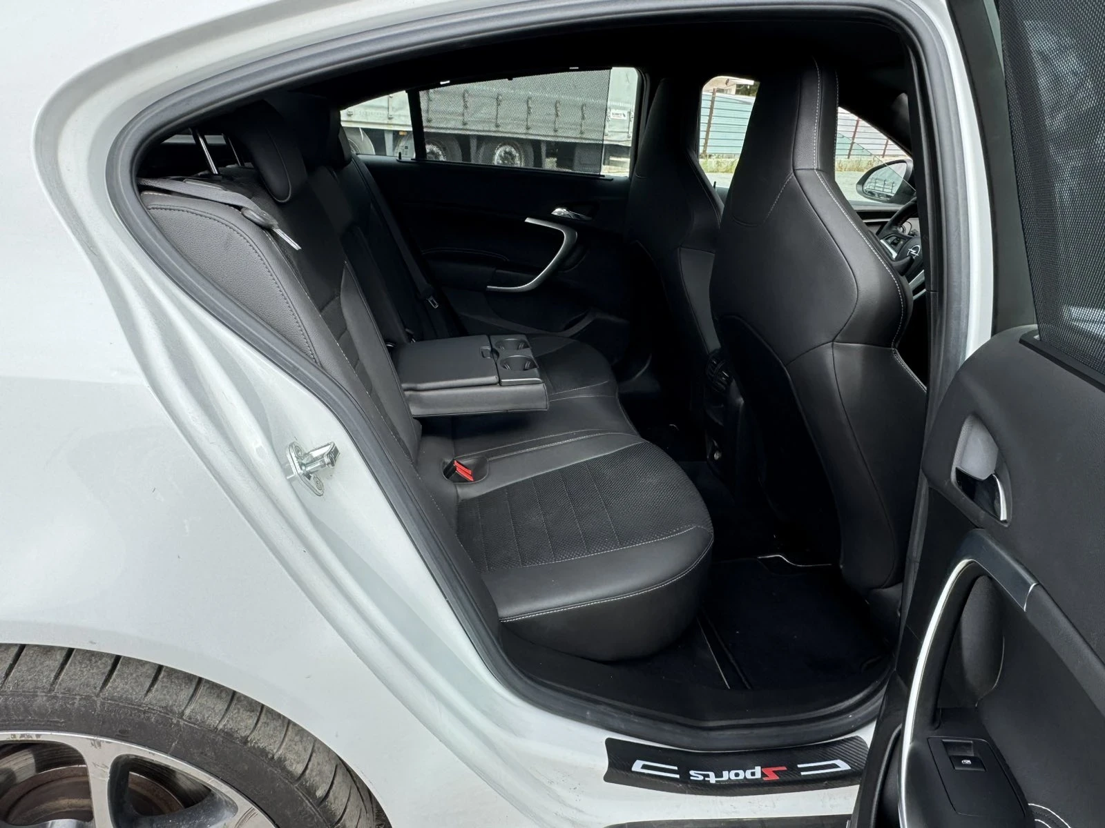 Opel Insignia OPC 325hp, снимка 7 - Автомобили и джипове - 56251668
