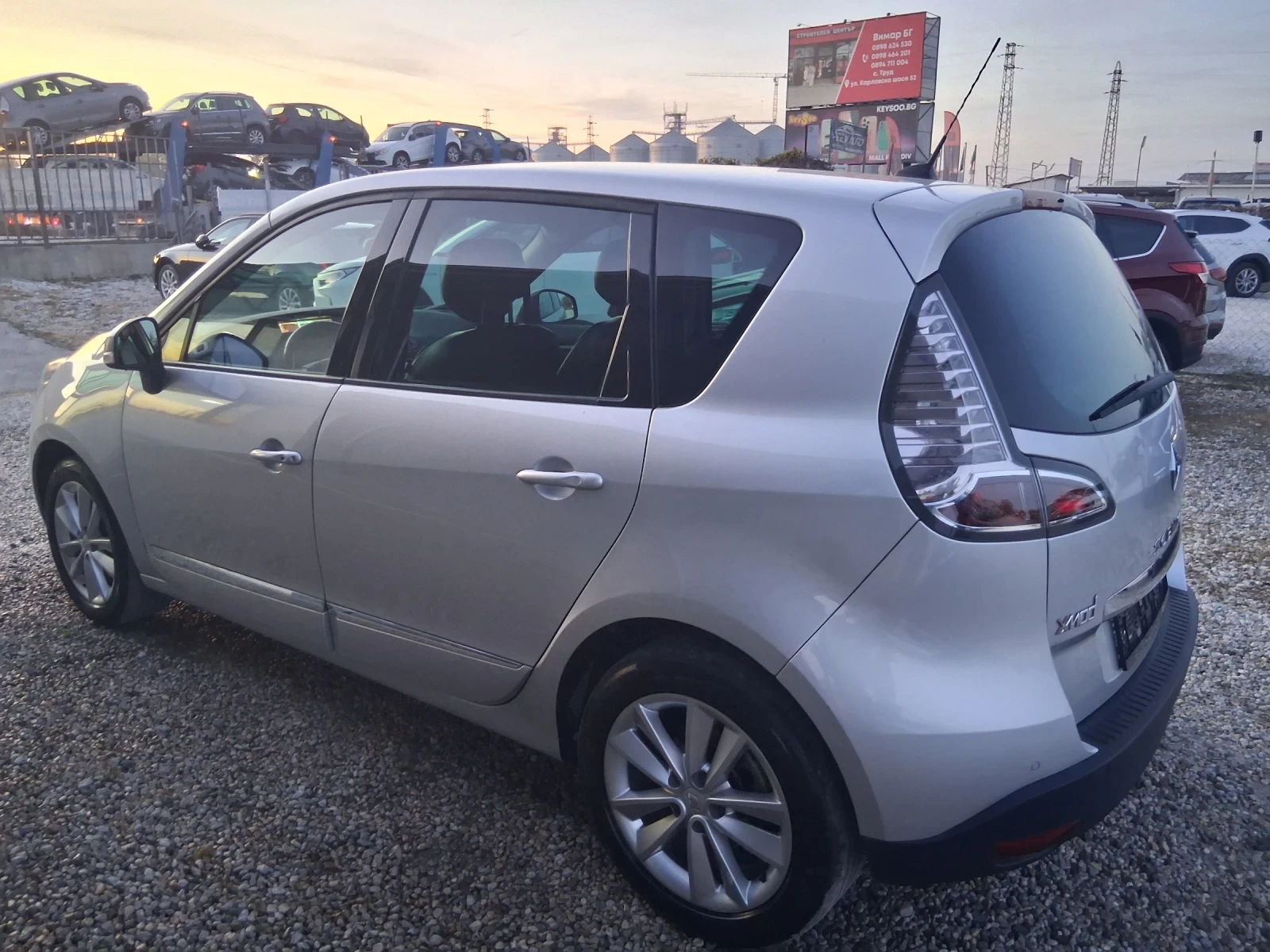 Renault Scenic 1.5d кожа , снимка 4 - Автомобили и джипове - 56423328