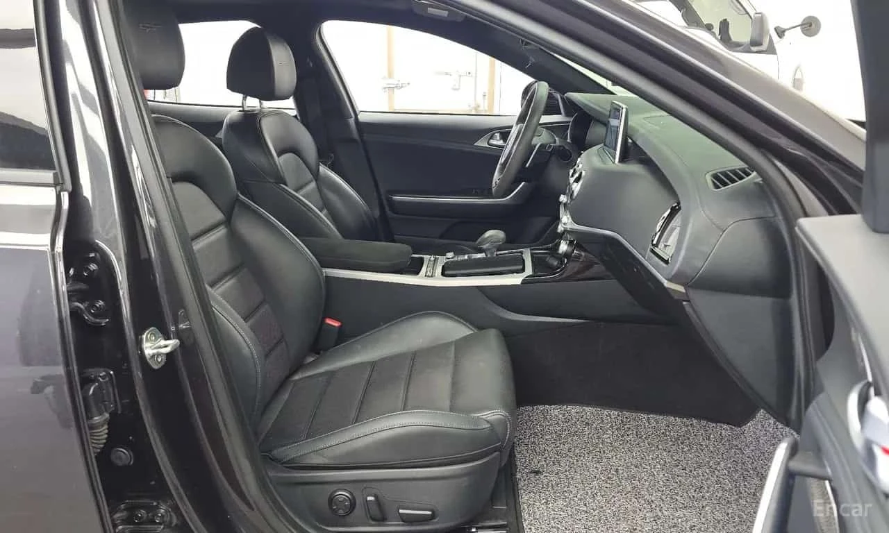 Kia Stinger * 3.3 Turbo AWD * , снимка 11 - Автомобили и джипове - 56614681