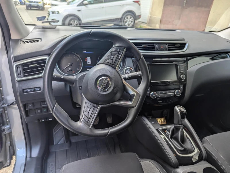Nissan Qashqai, снимка 5 - Автомобили и джипове - 52571791