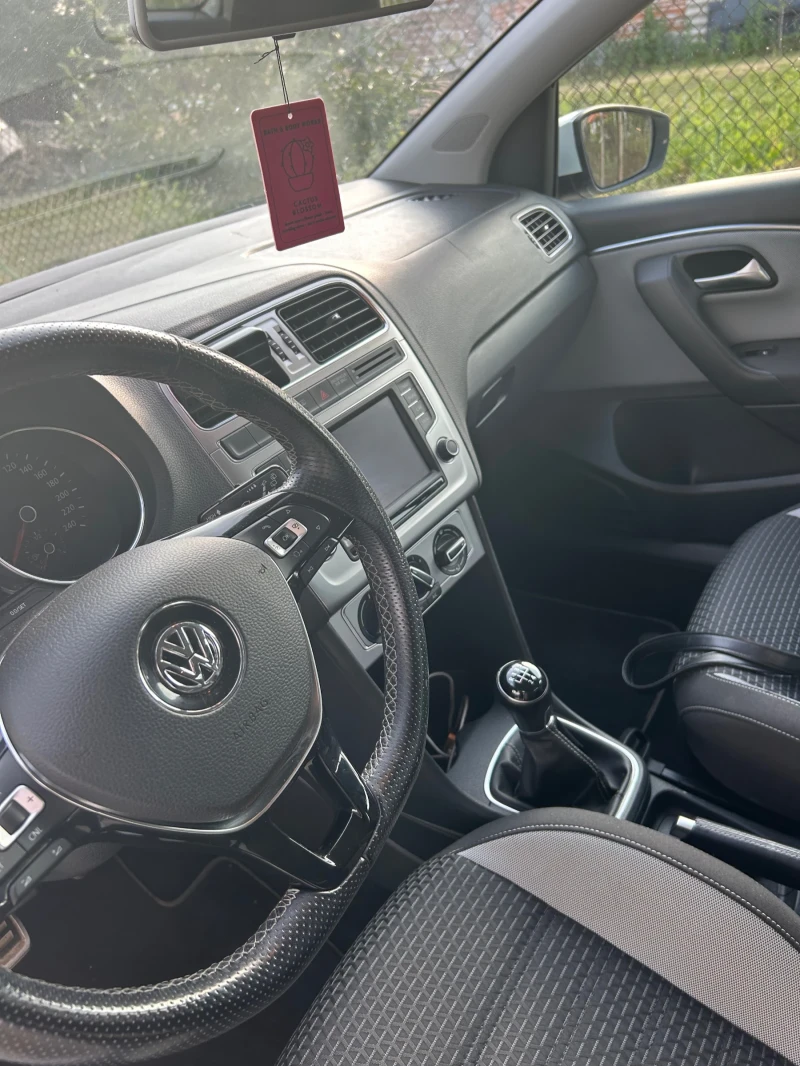 VW T-Cross, снимка 15 - Автомобили и джипове - 52457950