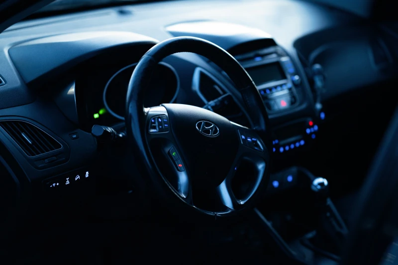 Hyundai IX35, снимка 14 - Автомобили и джипове - 53037316