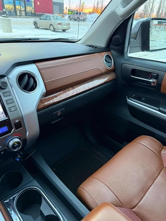 Toyota Tundra * Platinum * CARFAX * БЕЗ ПЪРВОНАЧАЛНА ВНОСКА, снимка 10 - Автомобили и джипове - 53035833