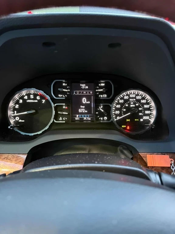 Toyota Tundra * Platinum * CARFAX * БЕЗ ПЪРВОНАЧАЛНА ВНОСКА, снимка 8 - Автомобили и джипове - 53035833