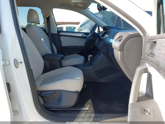 VW Tiguan 2.0T S - изображение 10