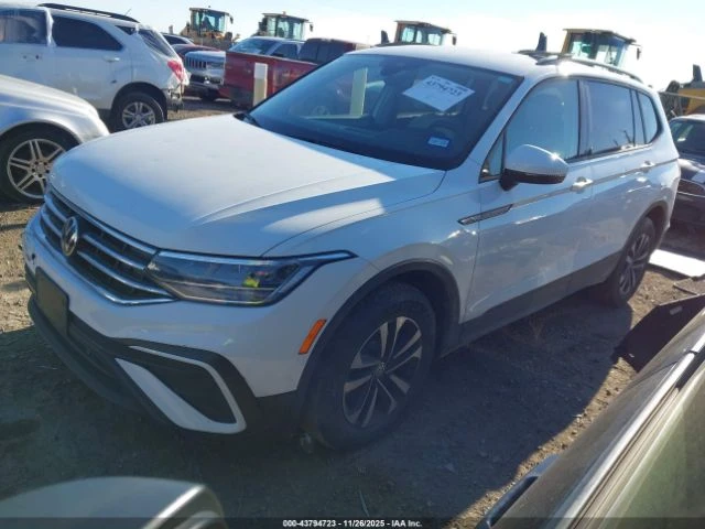 VW Tiguan 2.0T S - изображение 2