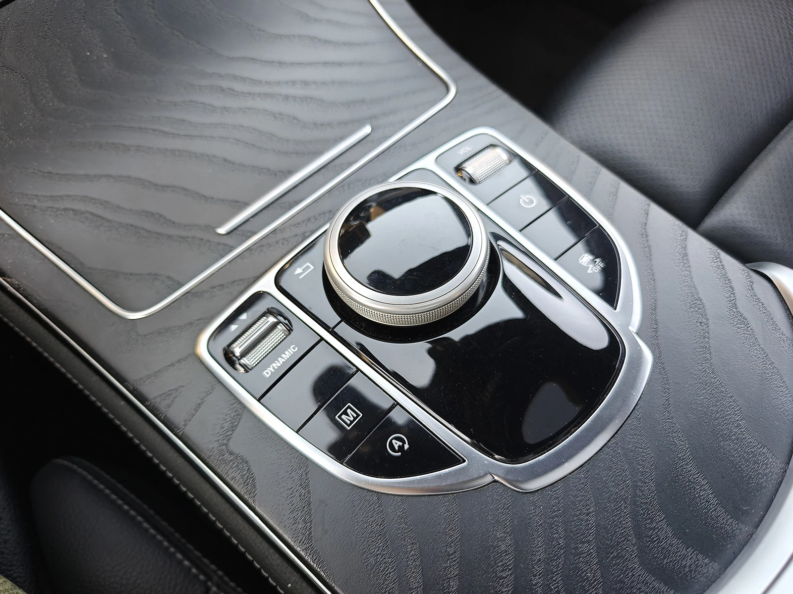 Mercedes-Benz GLC 300 AMG Night Package/9G-Tronic , снимка 14 - Автомобили и джипове - 53784849