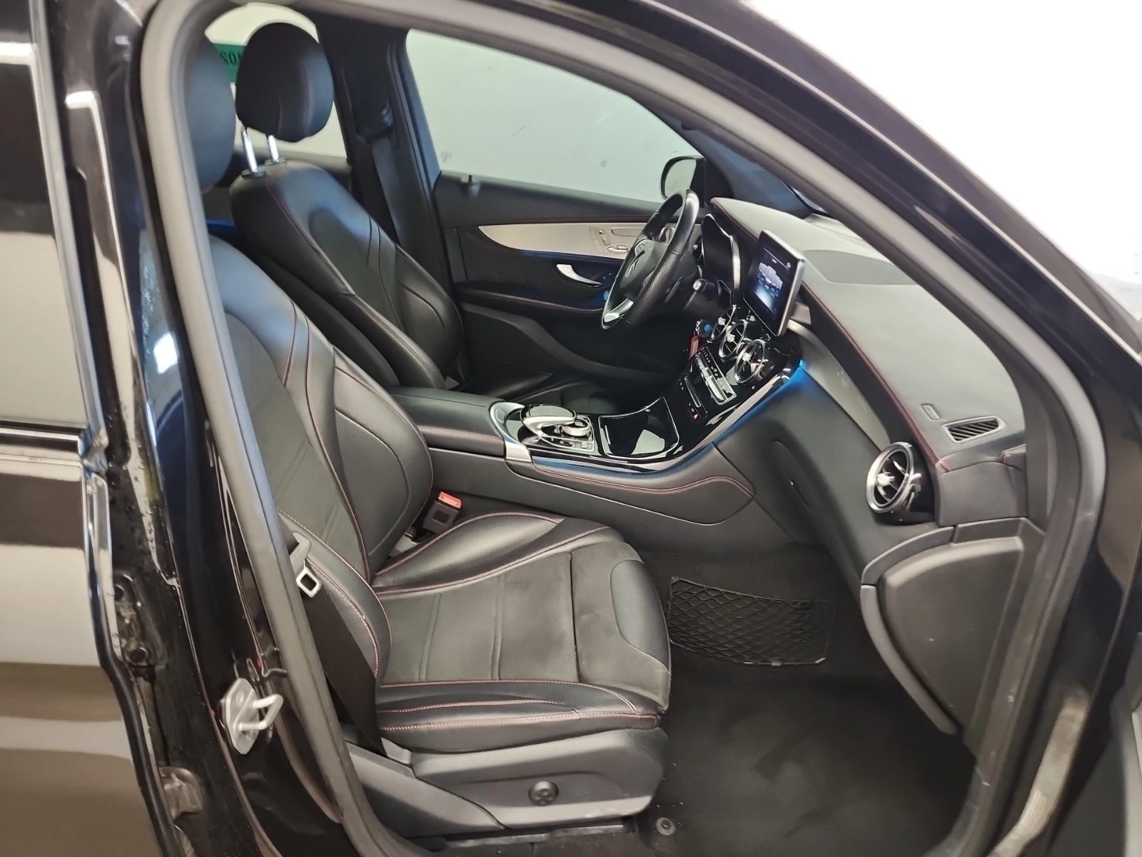 Mercedes-Benz GLC 43 AMG V6 BITURBO * * CARFAX * * АВТО КРЕДИТ * * , снимка 9 - Автомобили и джипове - 54034501