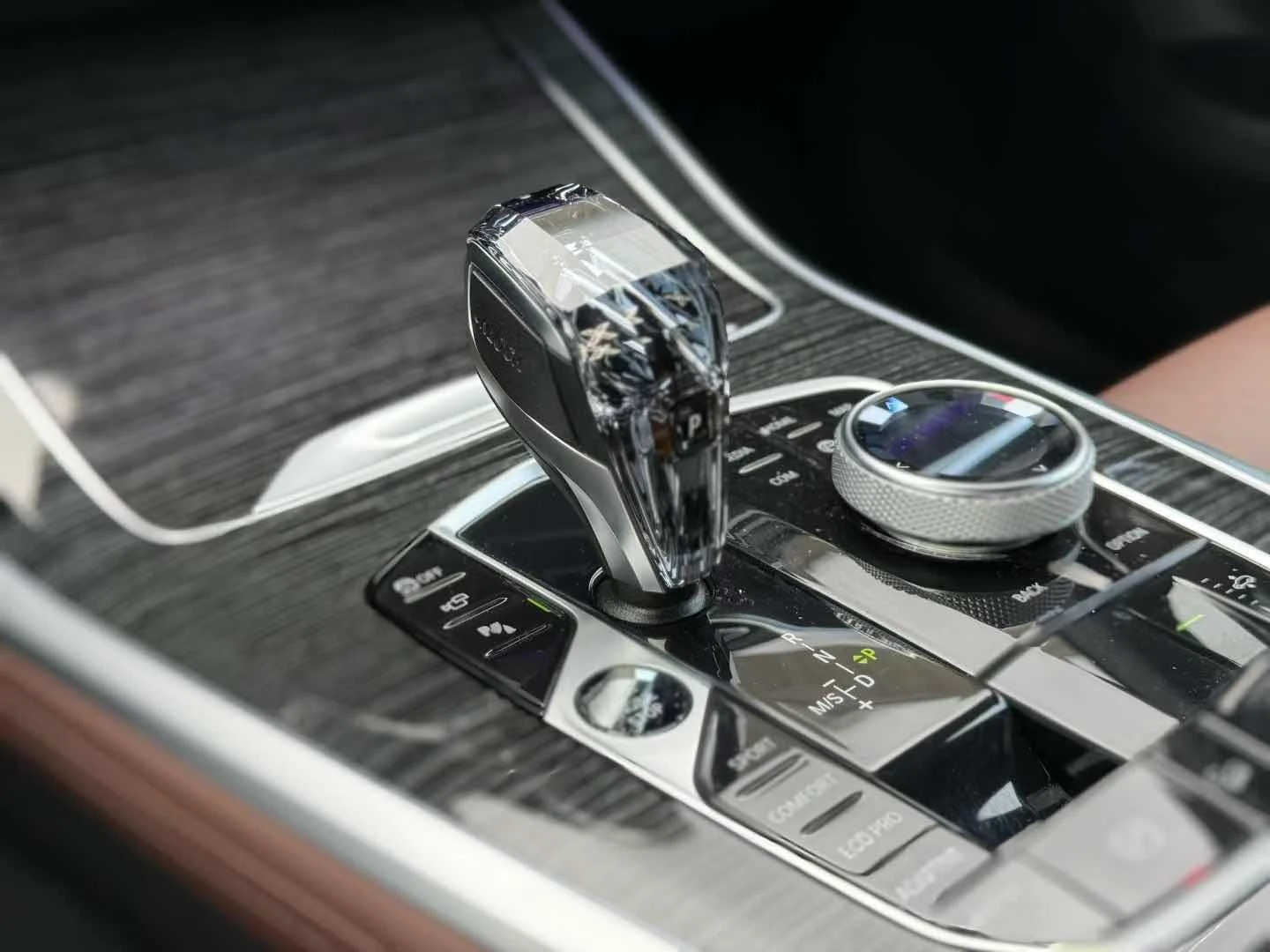 BMW X7 40i * * M ПАКЕТ * * CARFAX * * АВТО КРЕДИТ * * , снимка 9 - Автомобили и джипове - 54217994